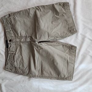 American Eagle Men's 33 Khaki shorts
